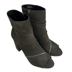 Daya by Zendaya Klare Gray Peep Toe Heeled Bootie